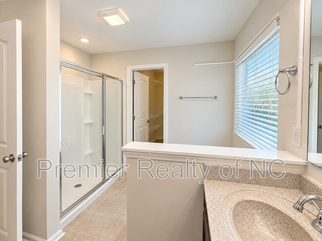 Building Photo - 1085 Bitting Hall Cir