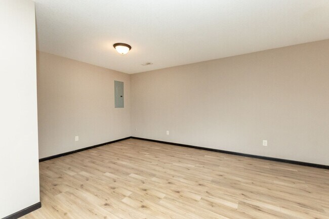 Building Photo - 11050 E Fawn Grove St