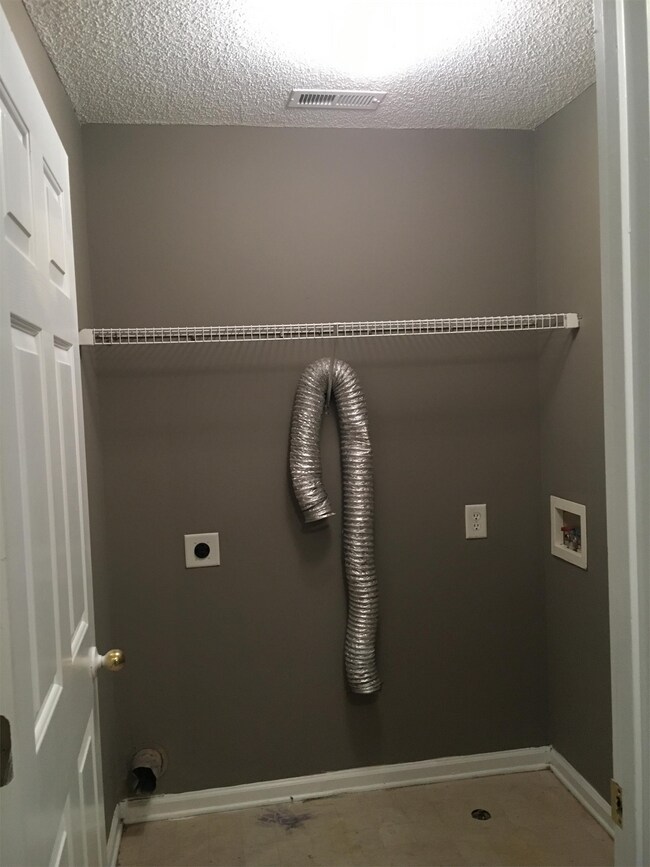 Building Photo - 1875 Carrington Dr