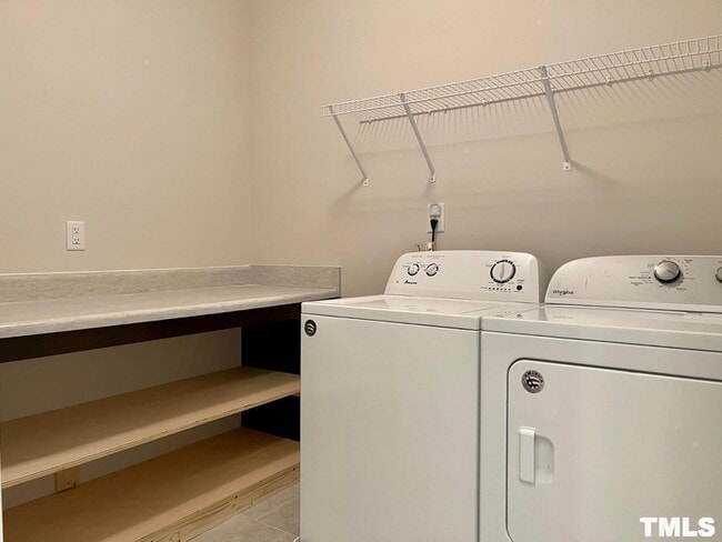 Building Photo - 343 Great Northern Sta