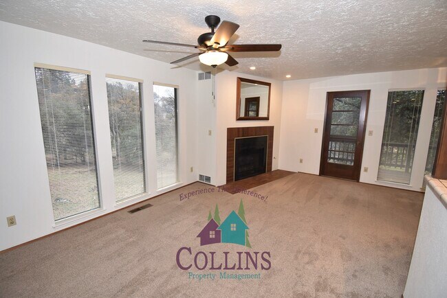 Building Photo - 2045 Ross Dr
