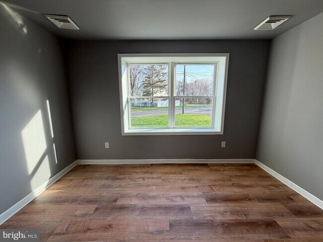 Building Photo - 5517 Schumacher Dr