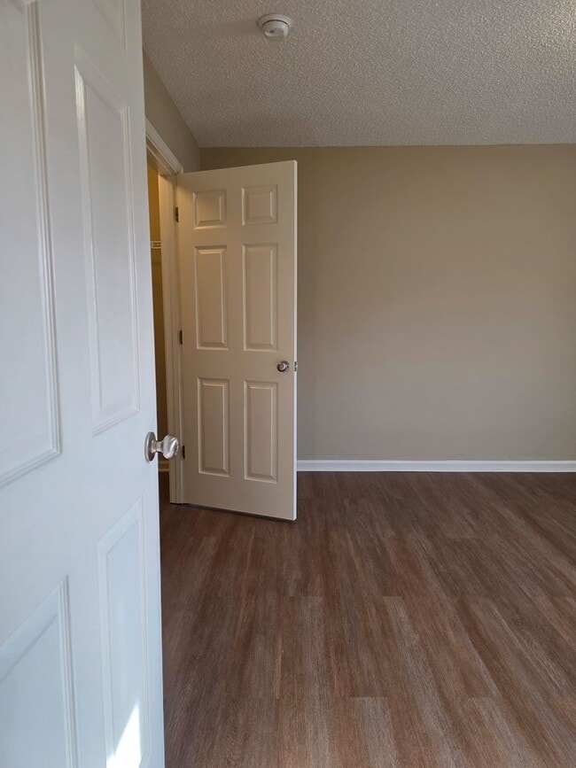 Building Photo - 1609 Bourland Ln