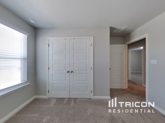 Building Photo - 5520 Shasta Pl