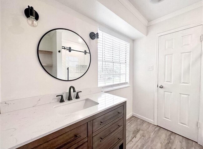 Building Photo - 20211 Salzburg Ln