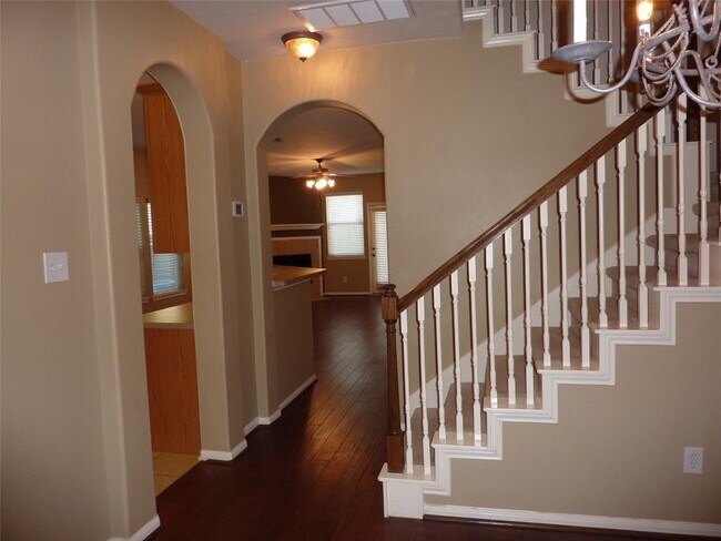 Building Photo - 14543 Bergenia Dr