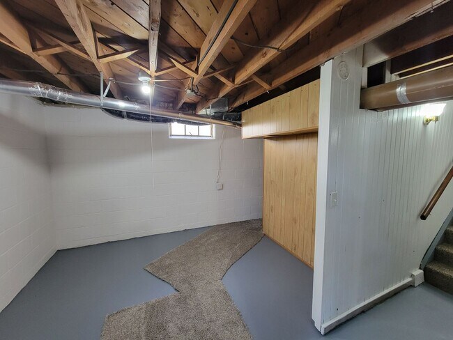 Building Photo - 3 Bed 2 Bath House