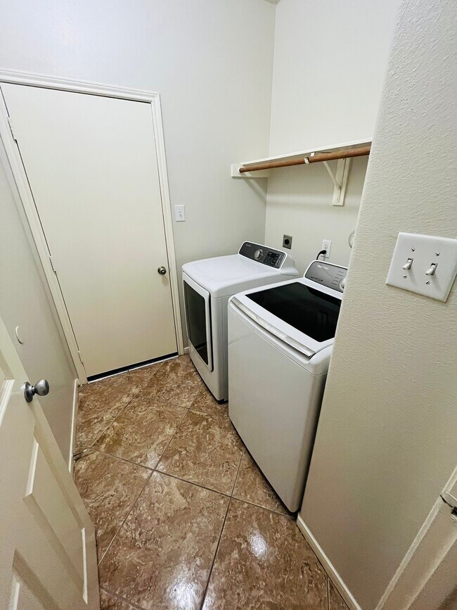 Building Photo - 21830 Alta Peak Way