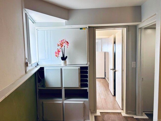 Building Photo - 25072 Alicia Dr
