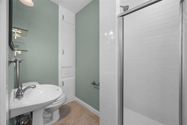 Building Photo - 1404 Briarcliff Blvd