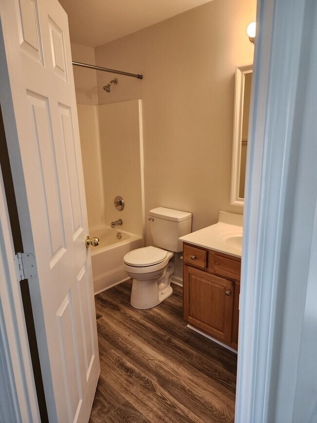 Building Photo - Four bedroom townhome in Caldwell Station
