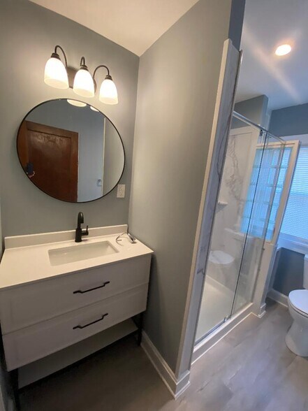 Building Photo - 472 E Maynard Ave