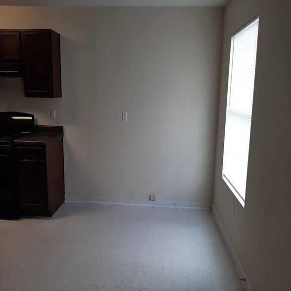 Building Photo - 4900 Pecan St