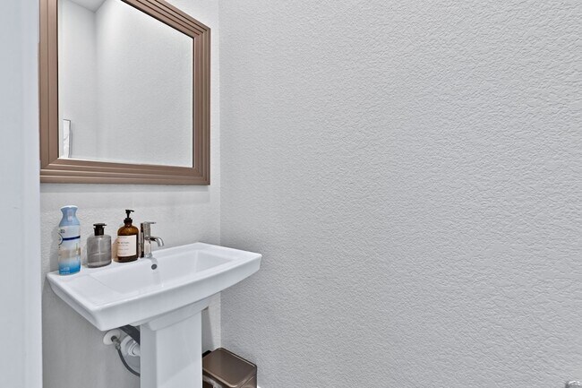 Building Photo - 228 Wimberly St