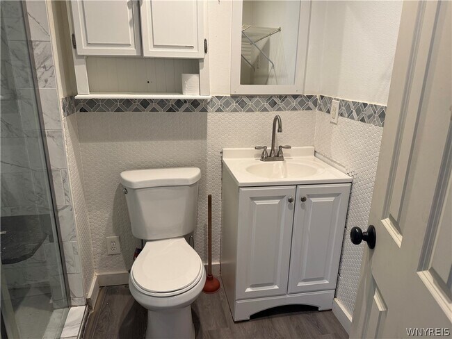 Building Photo - 6474 Hamilton Dr