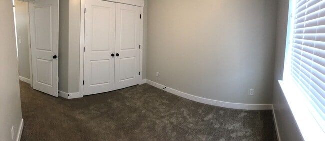 Building Photo - AMAZING HOME IN SOUGHT AFTER EXCHANGE DEVELOPMENT W/ 2 CAR GARAGE