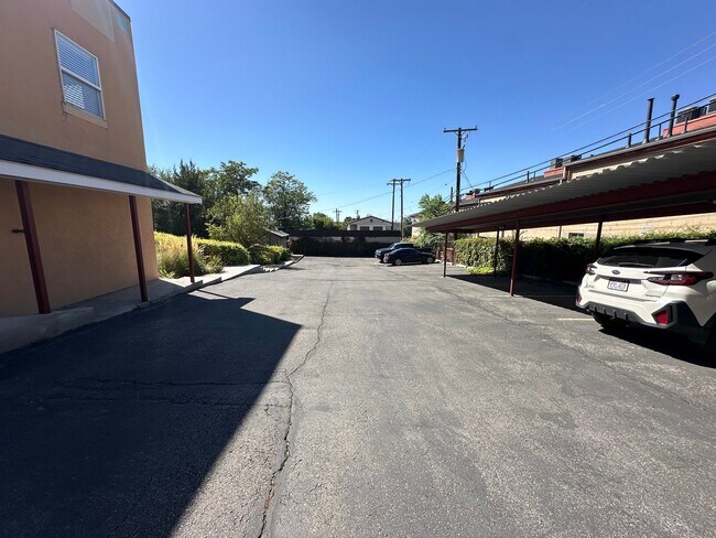 Building Photo - 228 W 600 N