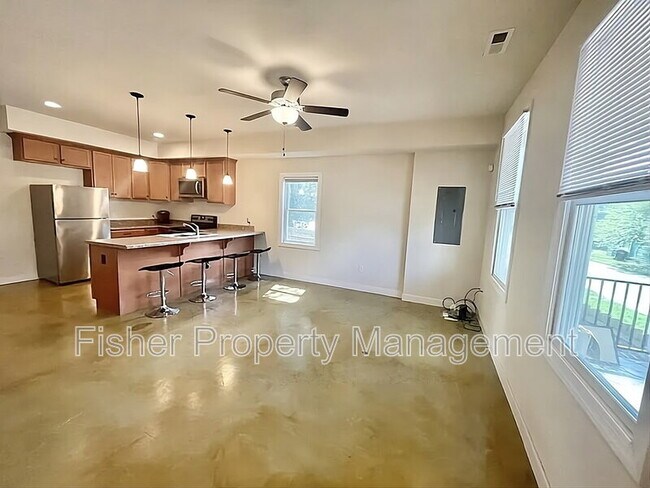 Building Photo - 2413 Carrington St