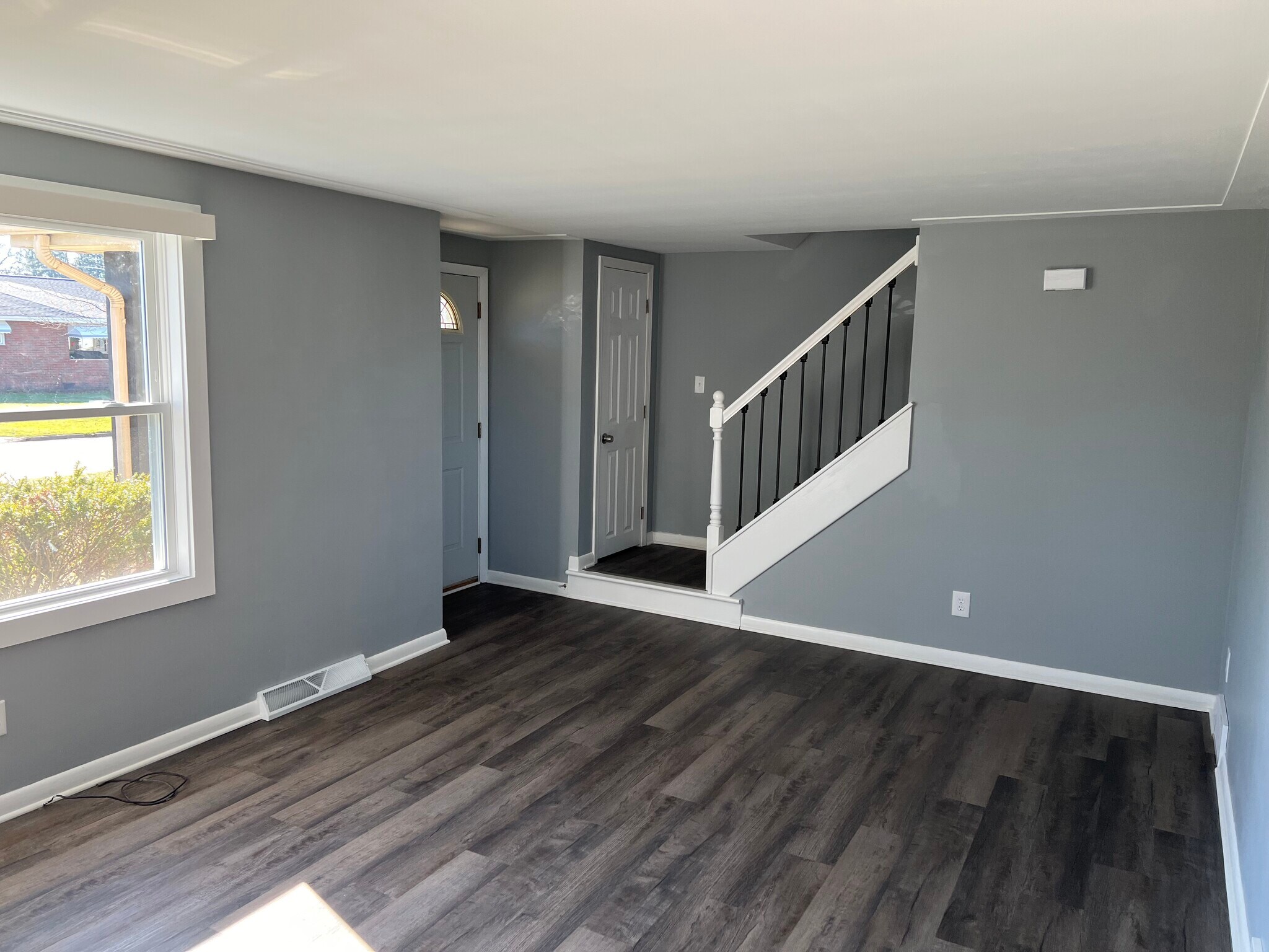 Building Photo - 625 W Omar St