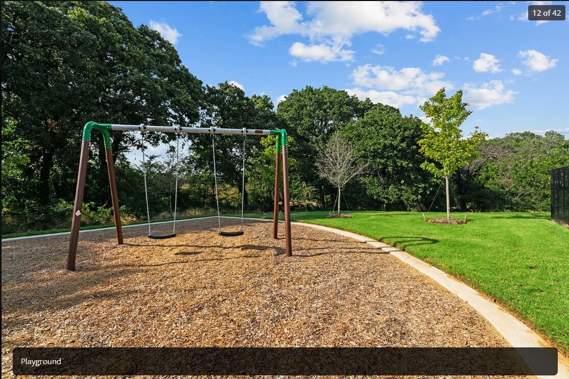 Building Photo - 13120 Yellowstone Way