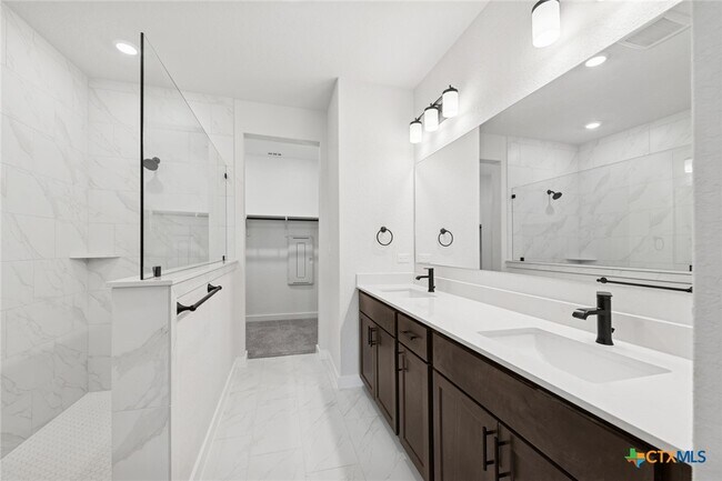 Building Photo - 129 Radnor Rd