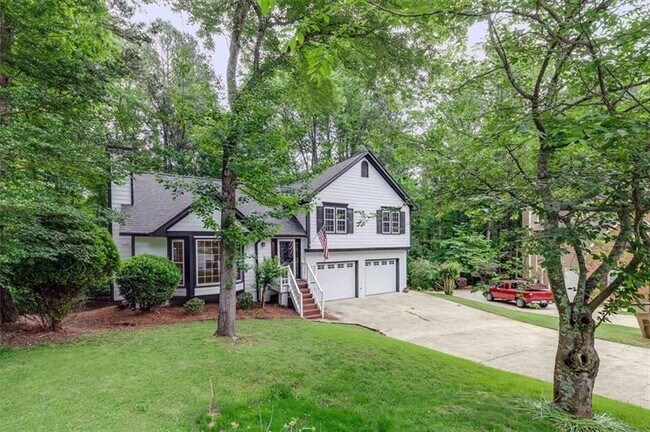 Building Photo - 718 Players Ct