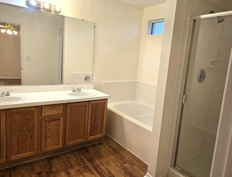 Building Photo - 1802 Berkley Dr