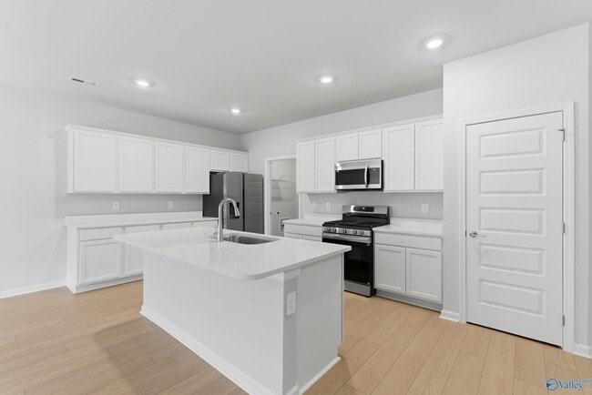 Building Photo - 7520 Doris Ruth Ln SE