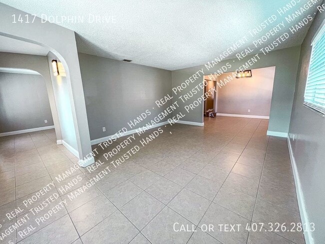 Building Photo - 1417 Dolphin Dr