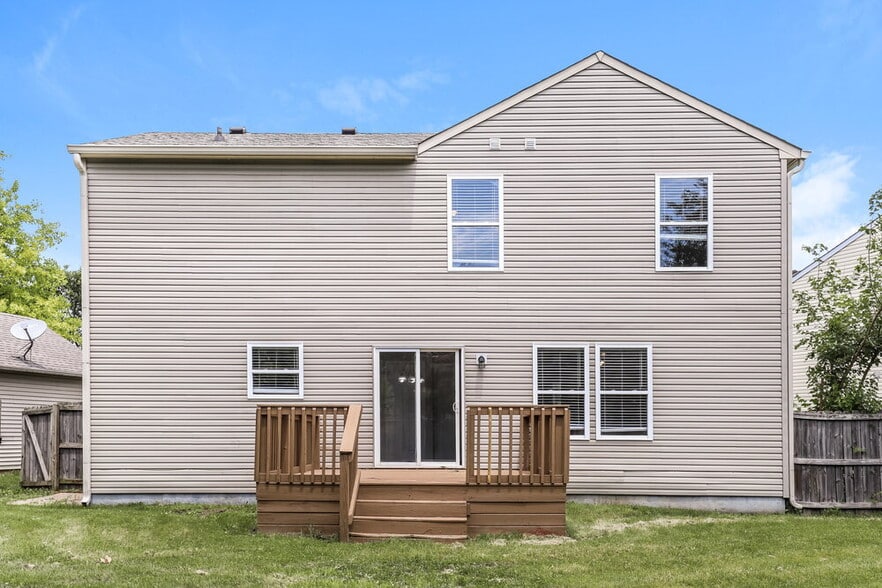 Building Photo - 10301 Kensington Way