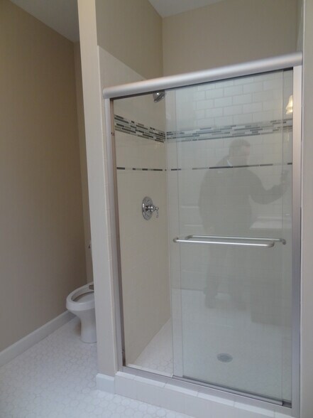 Building Photo - 1804 N Sheffield Ave