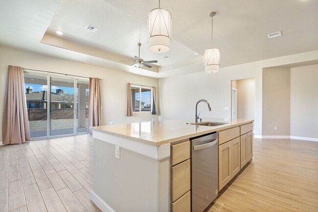 Building Photo - Newer Construction Home located in Mesa Village