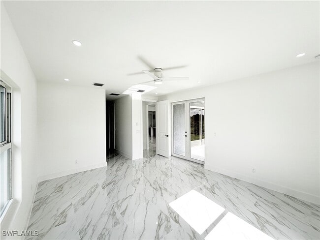 Building Photo - 852 Chipley St E