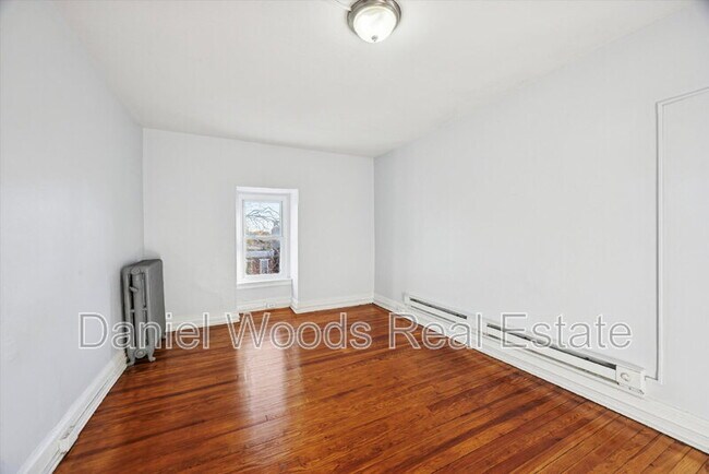 Building Photo - 330 Kerlin St