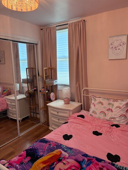 Building Photo - 4 Parente Ln N