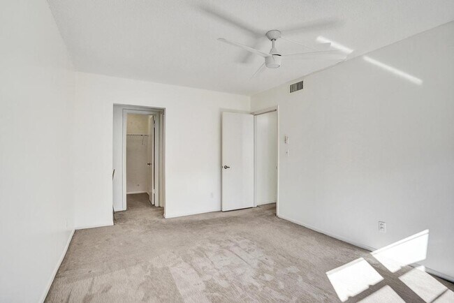 Building Photo - 1050 NW 13th St