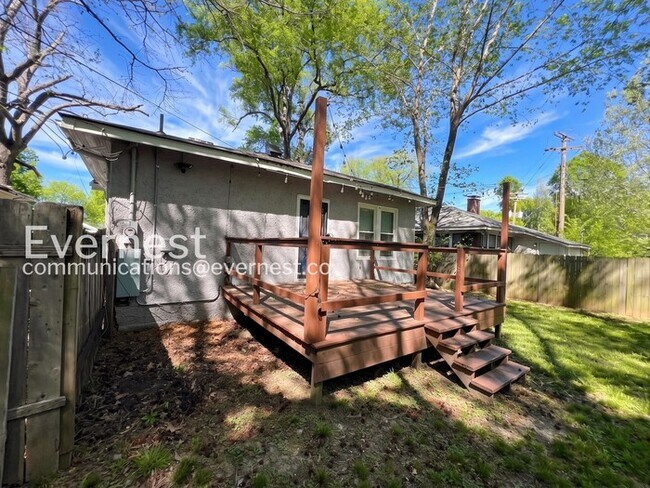 Building Photo - 1489 Faxon Ave