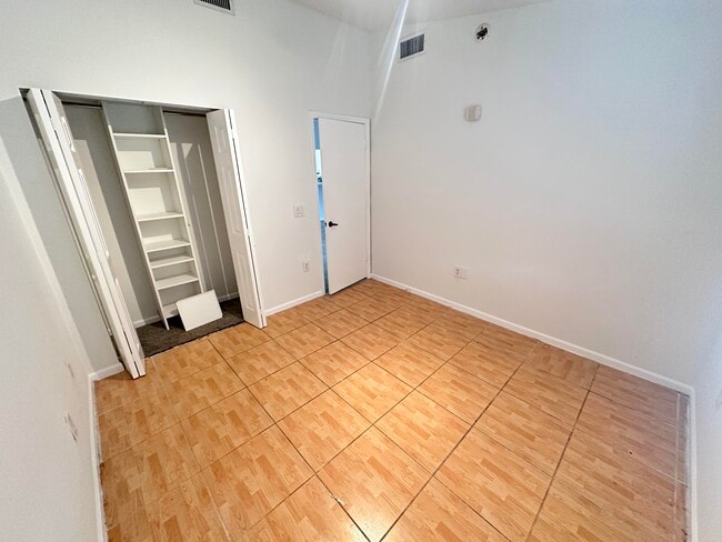 Building Photo - 3474 Briar Bay Blvd