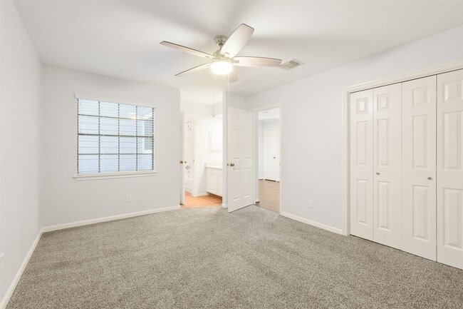 Building Photo - 12859 Kingsbridge Ln