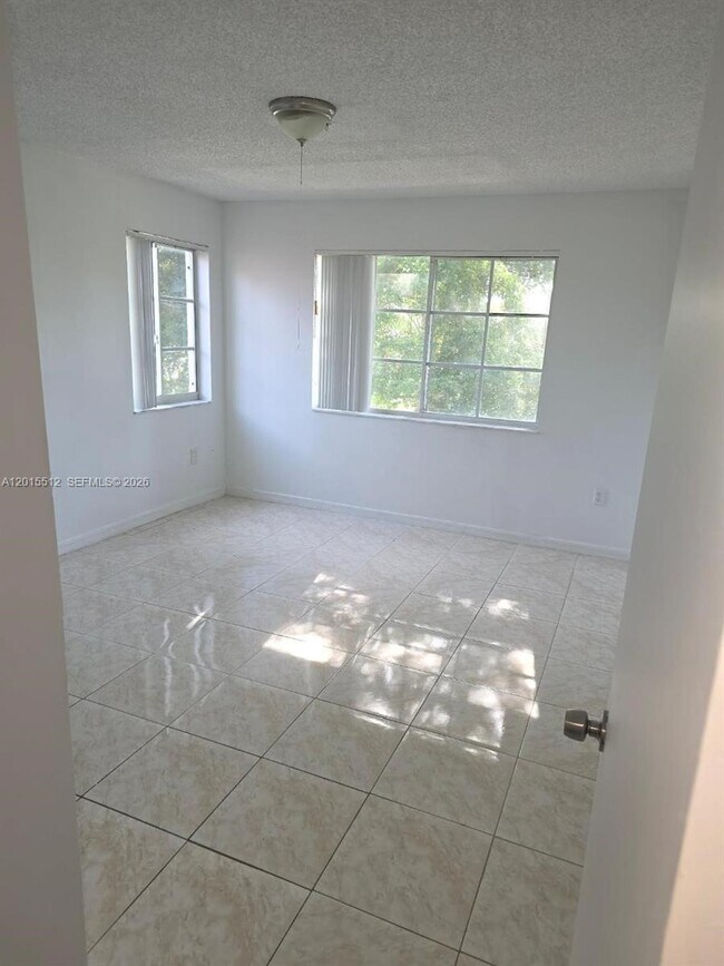 Building Photo - 12118 St.Andrews Pl