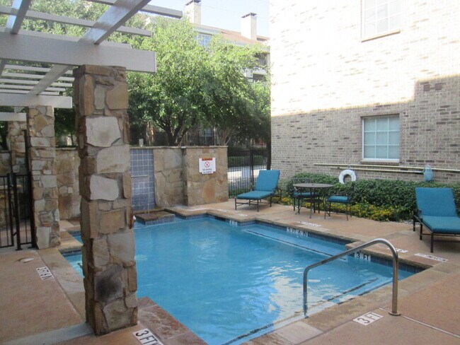 Building Photo - 950 Henderson St