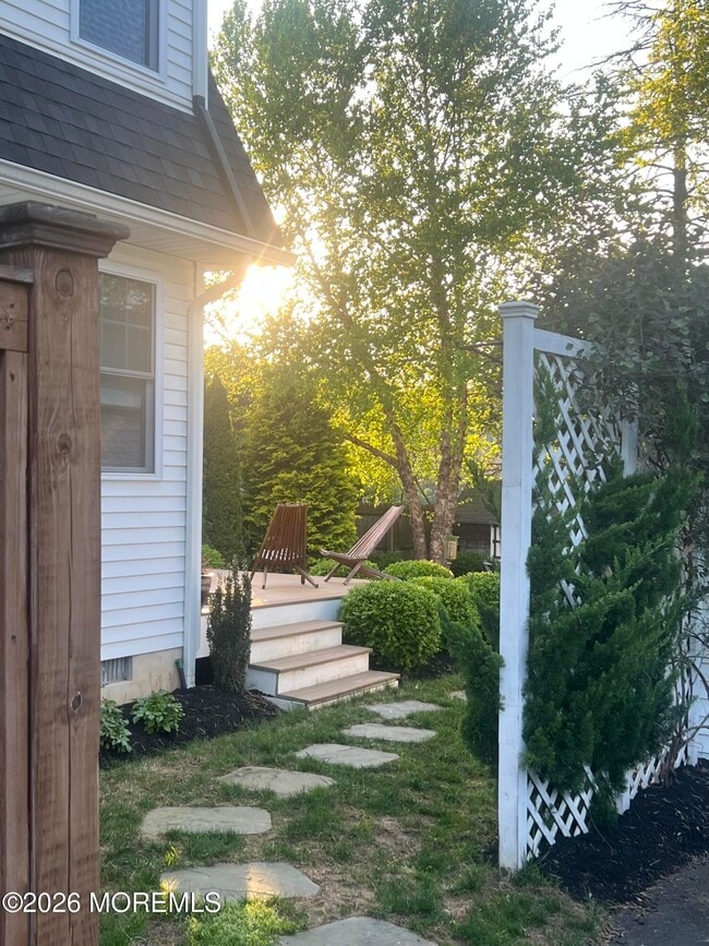 Building Photo - 49 Jackson St