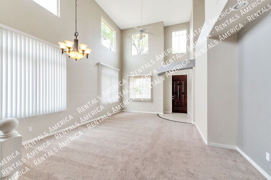 Building Photo - 12936 N Salt Cedar Dr