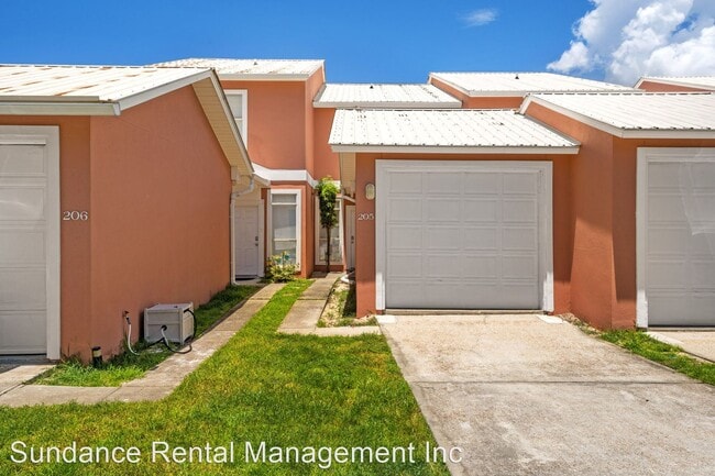 Building Photo - 2 br, 2.5 bath House - 450 S. Geronimo Str...