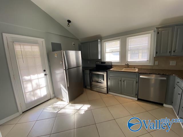 Building Photo - 1112 NE Wellman Ave