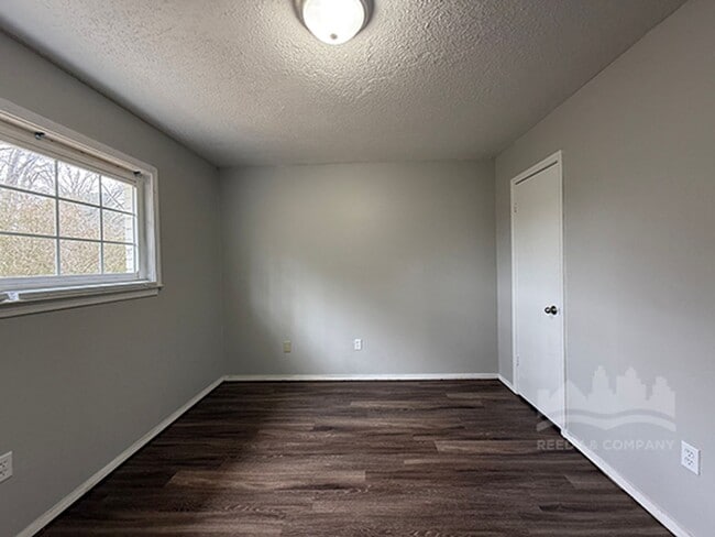 Building Photo - 3359 Spring Water Cove