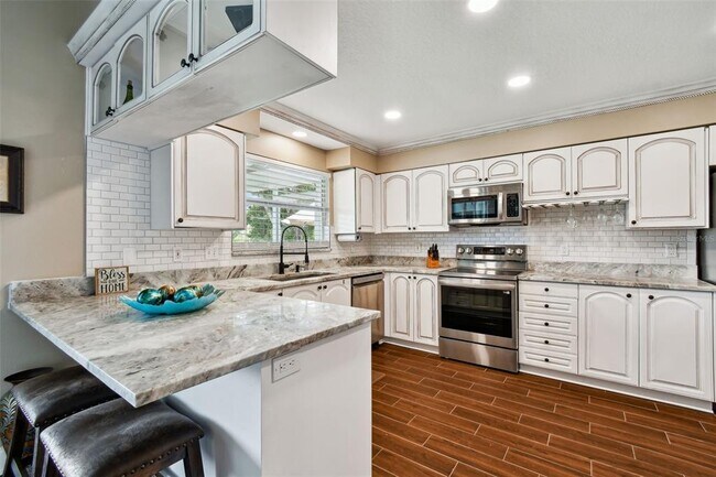 Building Photo - 17737 Esprit Dr