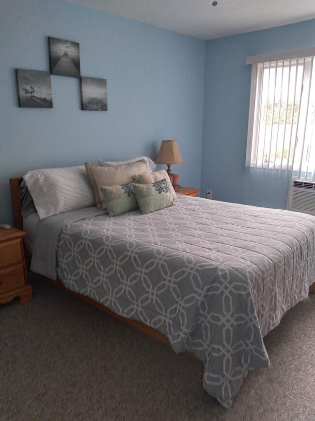 Building Photo - 1187 Ocean Ave