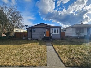 Building Photo - 424 E Princeton Ave
