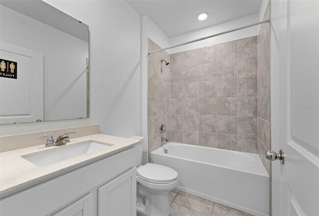 Building Photo - 1526 Brentwood Dr